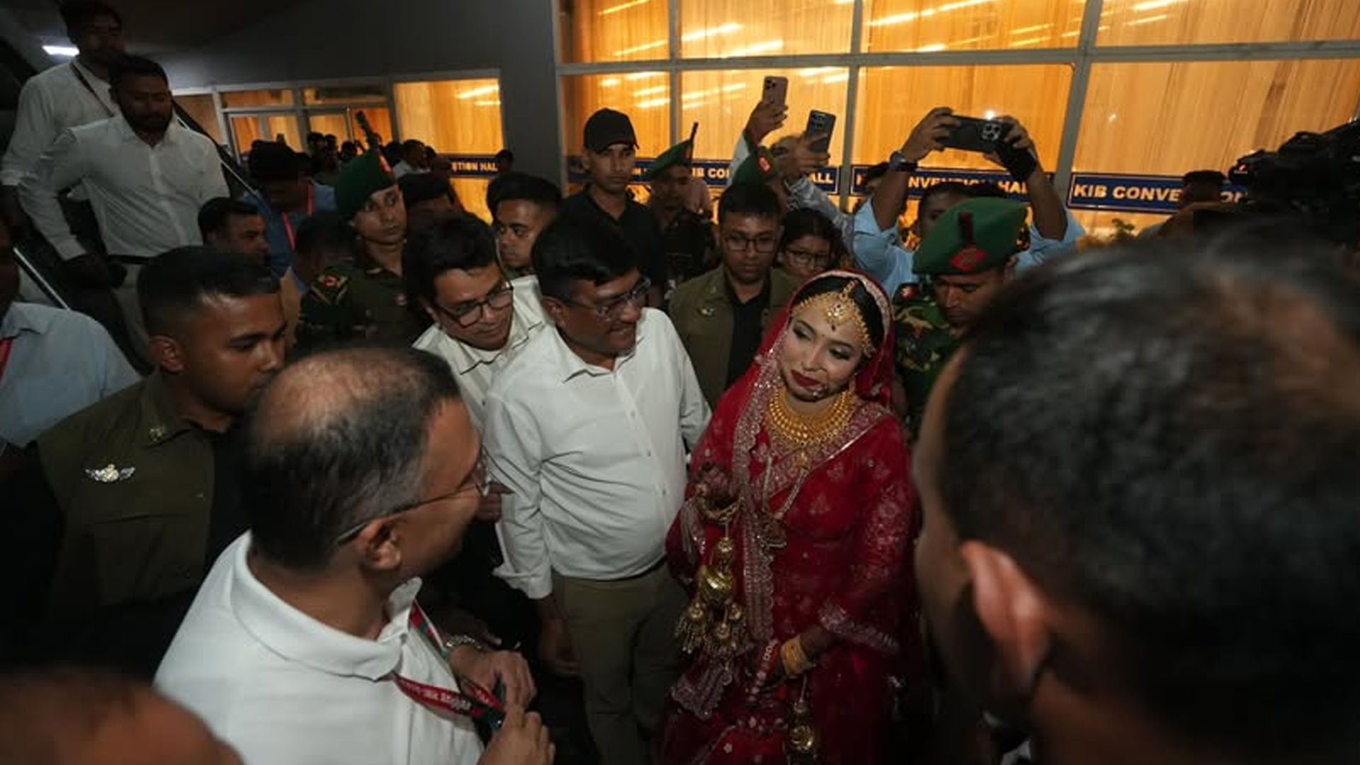 বর-কনের জন্য নিজের অনুষ্ঠান সংক্ষিপ্ত করলেন প্রধানমন্ত্রী