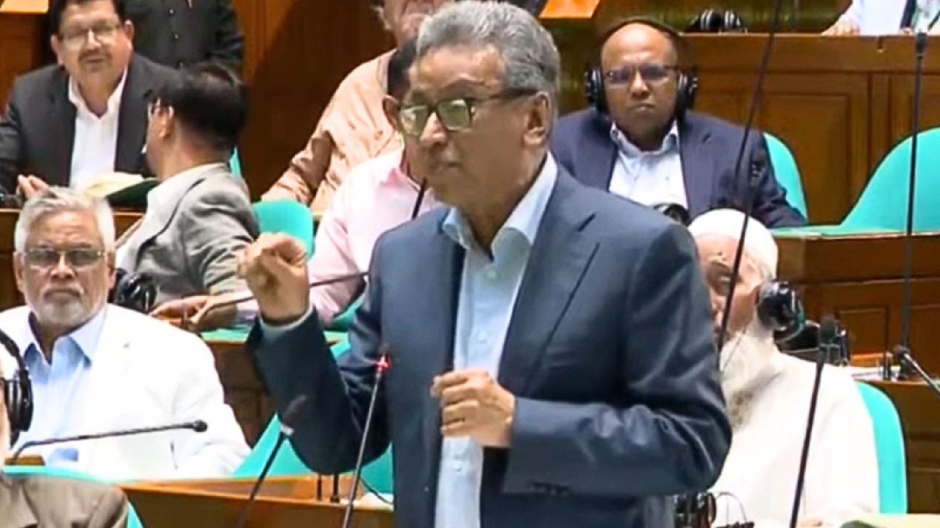 বাজেটে বিড়ির দাম নিয়ে যে বার্তা দিলেন অর্থমন্ত্রী