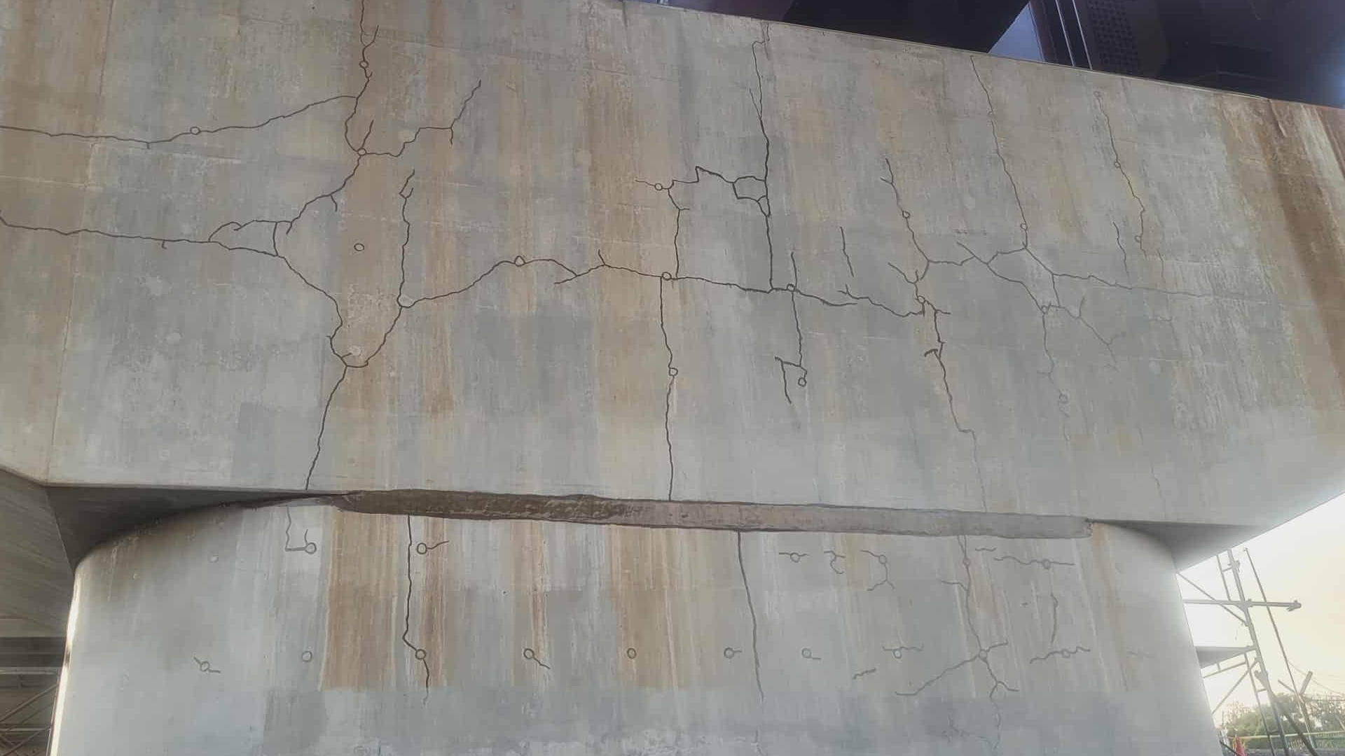 যমুনা রেলসেতুর পিলারে 'ফাটলের' ছবি ভাইরাল, কী বলছে কর্তৃপক্ষ?