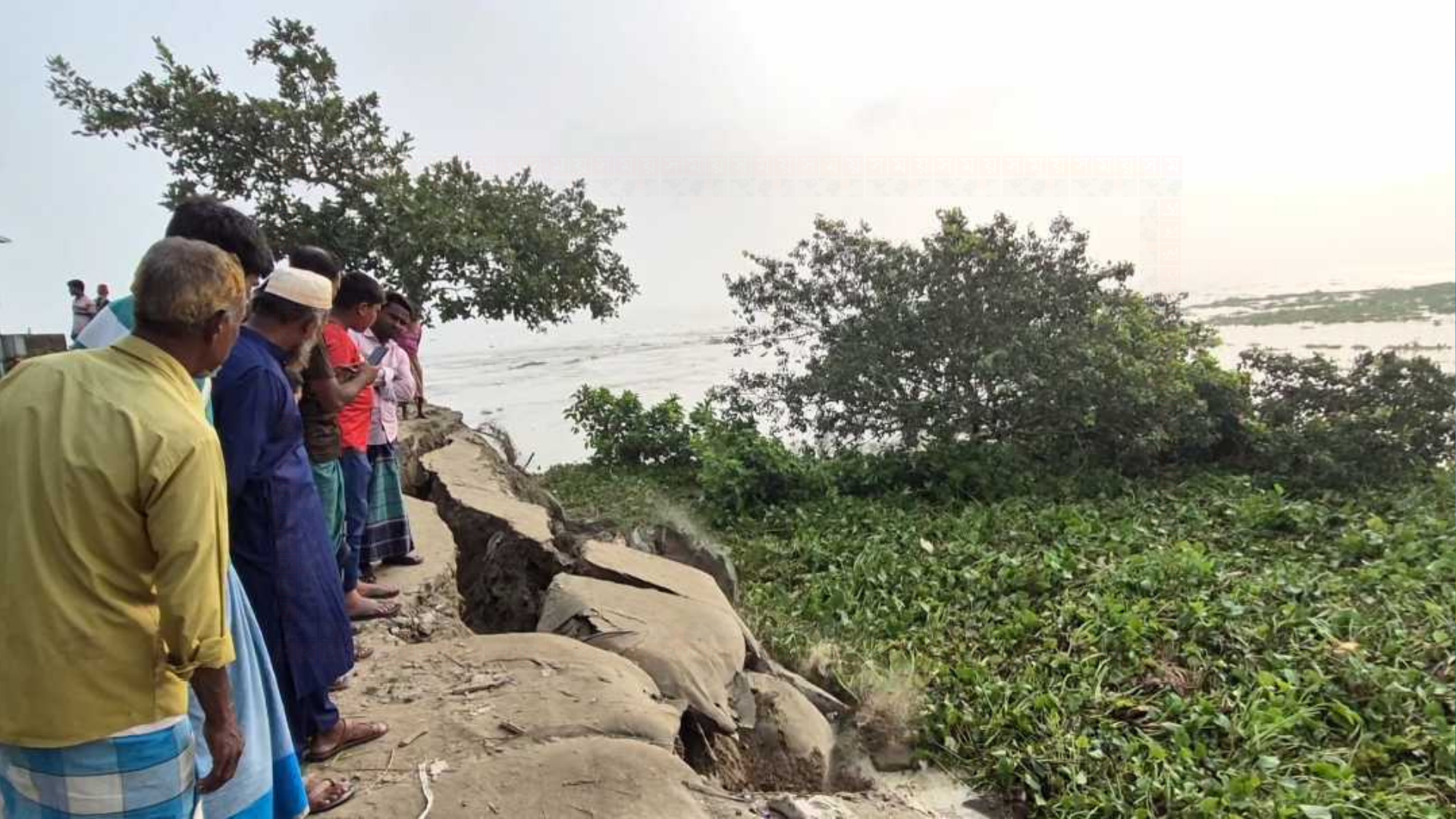 যমুনার ভয়াবহ ভাঙন: বিলীন হচ্ছে গ্রাম, আতঙ্কে মানুষ