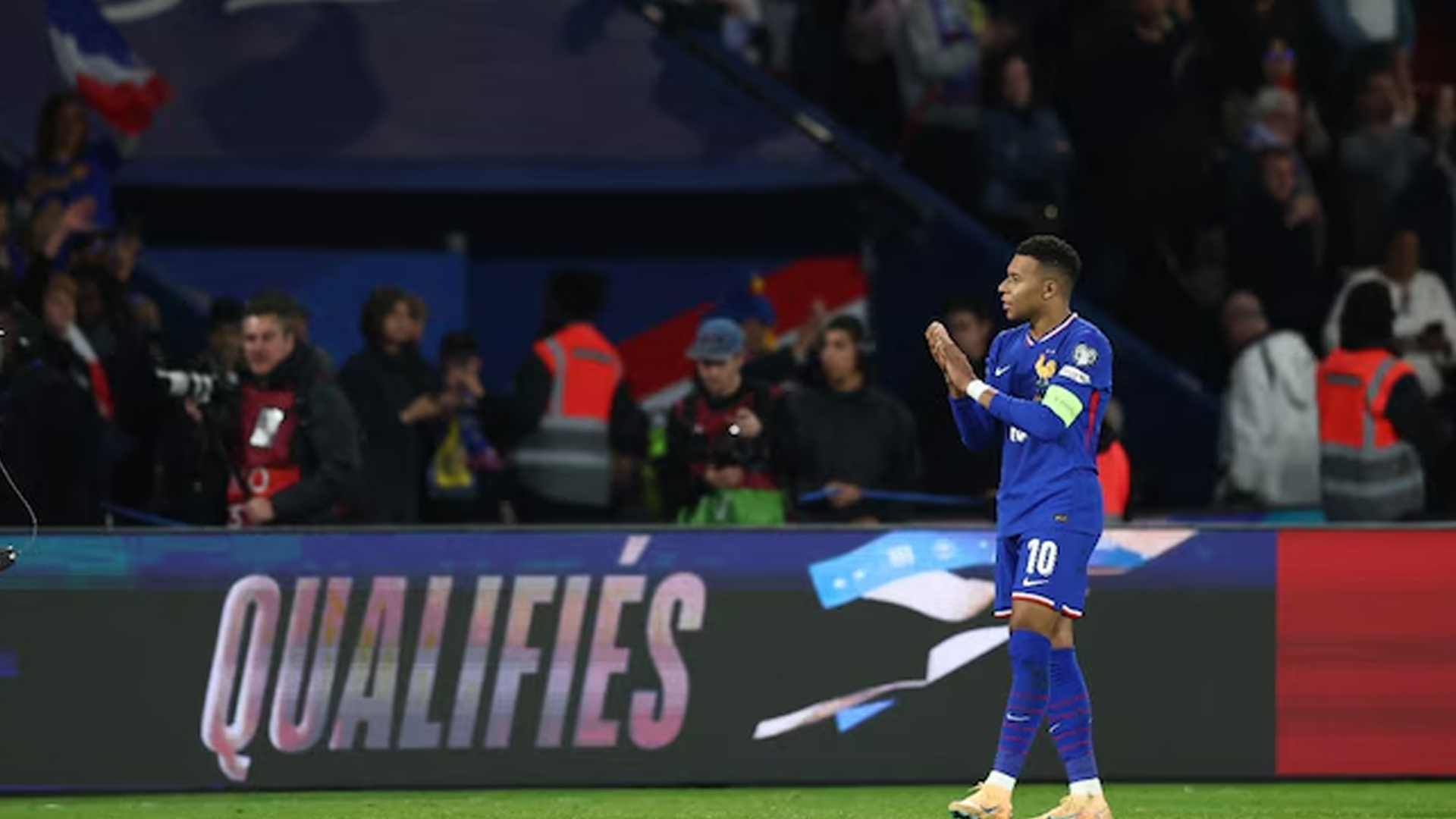 পেলের পর দ্বিতীয় সর্বকনিষ্ঠ ফুটবলার হিসেবে এমবাপ্পের ৪০০ গোল