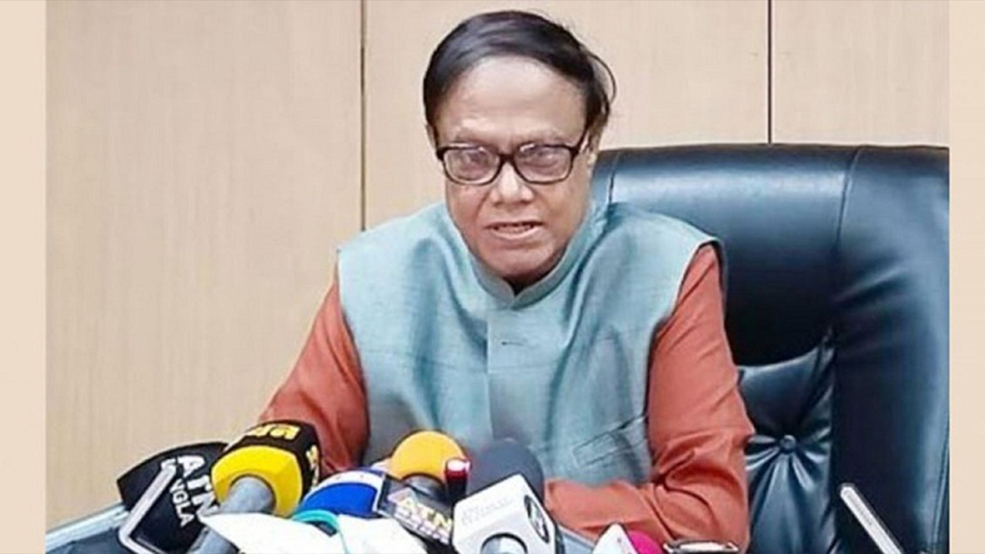 সম্মিলিত ইসলামী ব্যাংকের কর্মীদের চাকরি নিয়ে যে বার্তা দিলেন গভর্নর