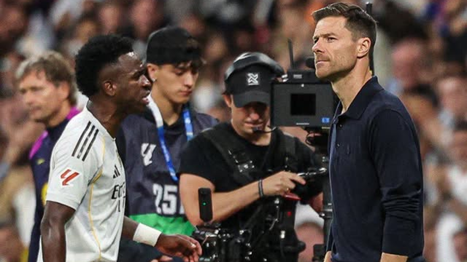 ক্ষুব্ধ প্রতিক্রিয়া দেখানোয় ভিনিসিউসের সঙ্গে কথা বলবেন রিয়াল কোচ