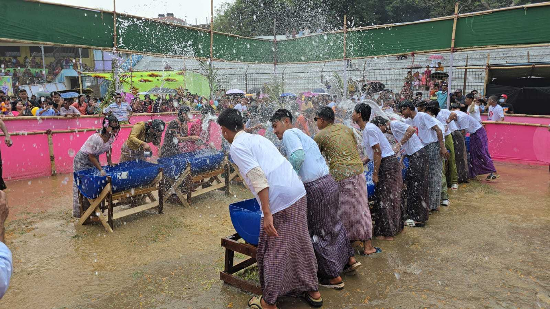 মৈত্রীর জলকেলিতে মারমা যুবাদের বাঁধভাঙা উল্লাস