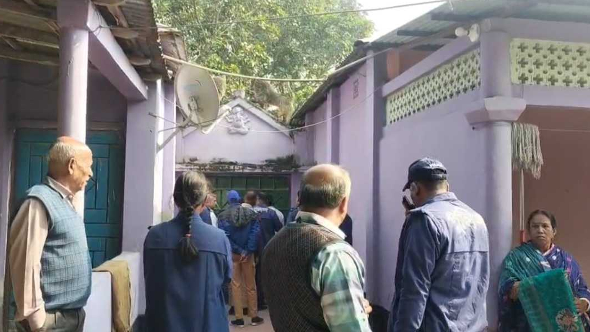 ডাইনিংয়ে পড়ে ছিল স্বামীর রক্তাক্ত মরদেহ, রান্নাঘরে স্ত্রীর