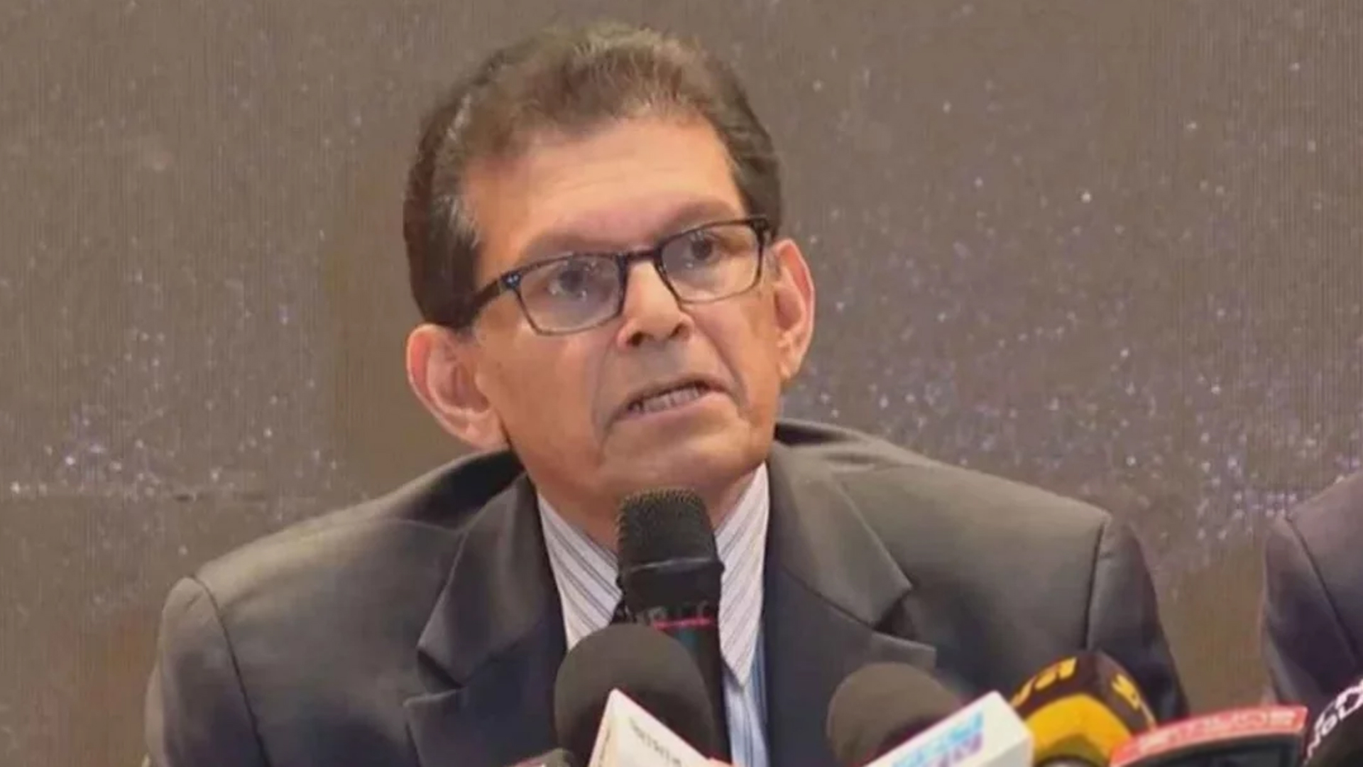 ভারতে পৌঁছেছেন জাতীয় নিরাপত্তা উপদেষ্টা খলিলুর রহমান