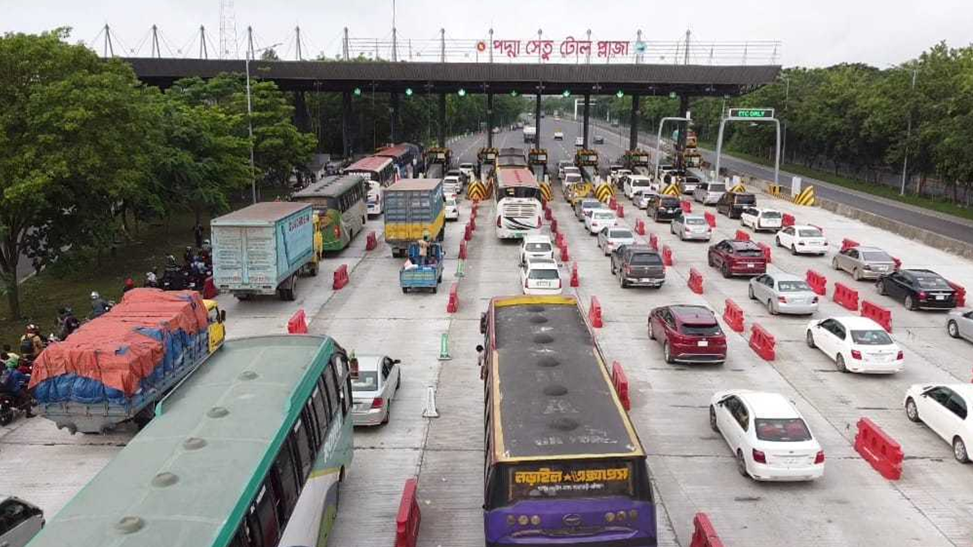 ঈদের ছুটিতে পদ্মা সেতুতে ১১ দিনে ৩৬ কোটি ৬৮ লাখ টাকা টোল আদায়