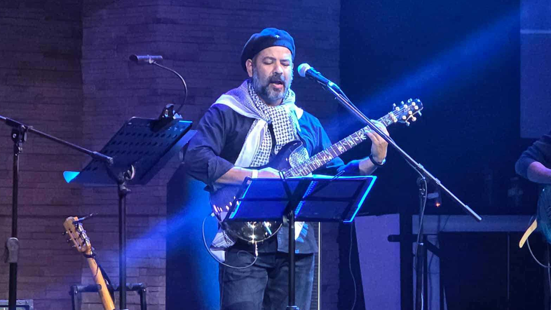 চিকিৎসক হয়েও সুরের ভুবনে ঝংকার তুলছেন রানা