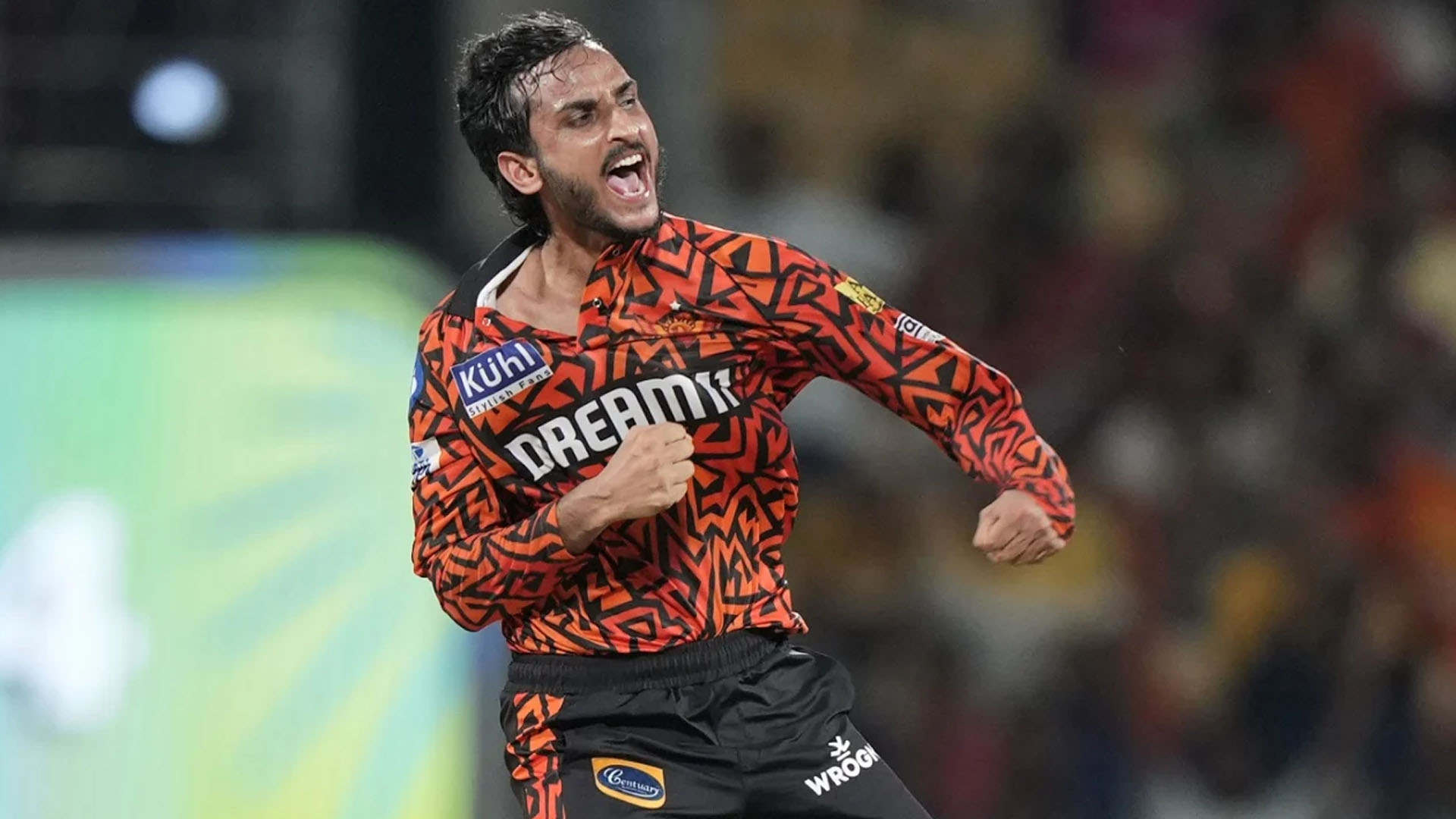 অক্ষরের অসুস্থতায় দুই বছর পর ভারতীয় দলে শাহবাজ