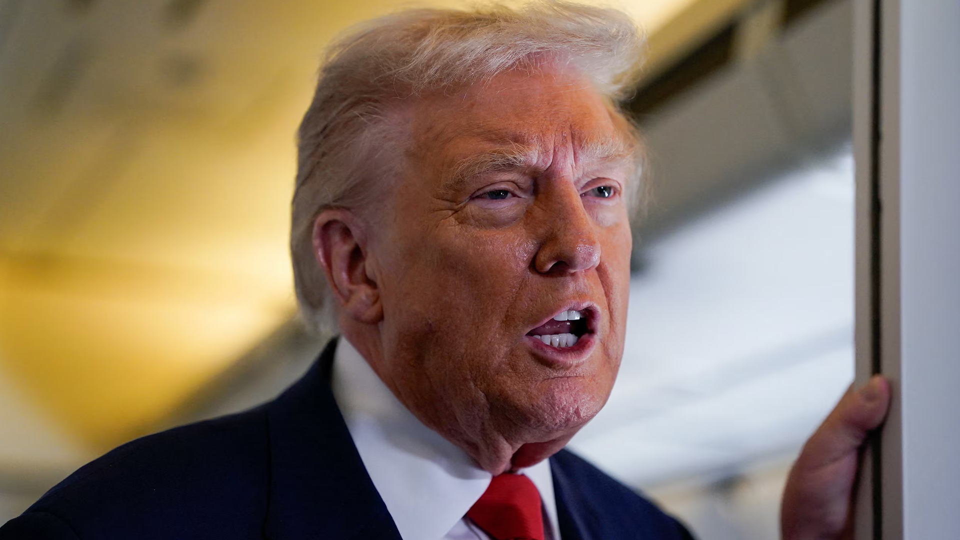 ভেনেজুয়েলায় হামলার পরিকল্পনা নেই: ট্রাম্প