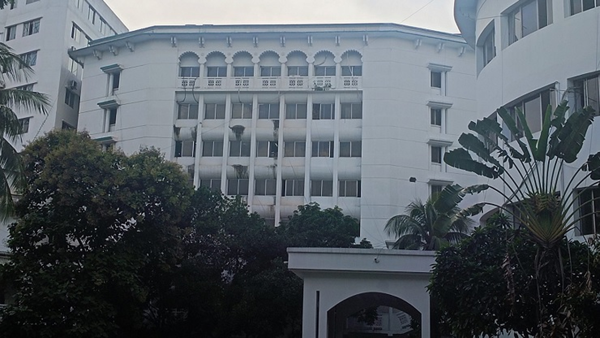 অফিস সহায়ককে পুলিশে দিলেন অ্যাটর্নি জেনারেল