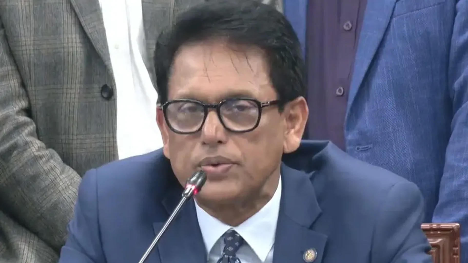 শিক্ষাপ্রতিষ্ঠানে অনলাইন-অফলাইন ক্লাস চালুর বিষয়ে যা বললেন মন্ত্রী