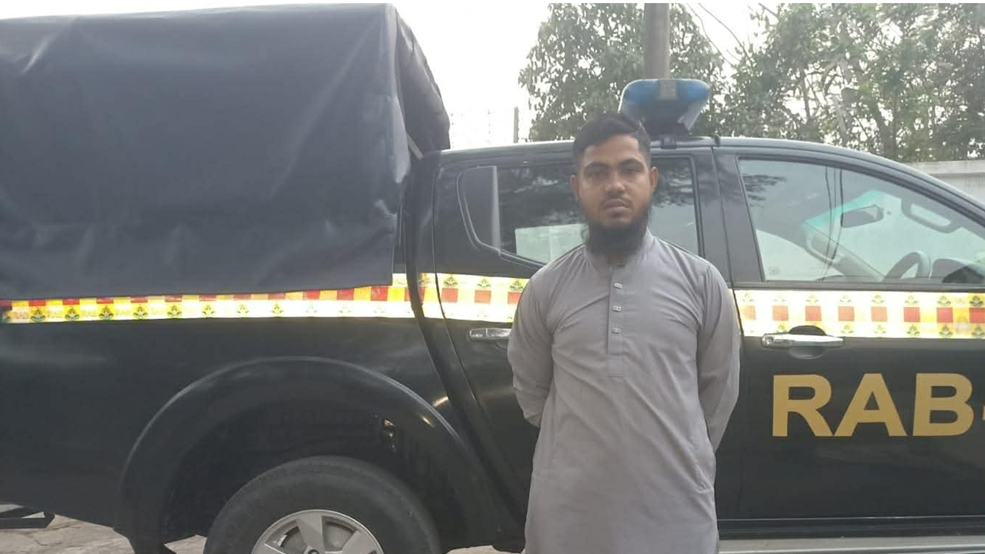 মোহাম্মদপুরে সমন্বয়ককে কুপিয়ে জখম, চাঁদাবাজ মোল্লা কাউসার গ্রেফতার