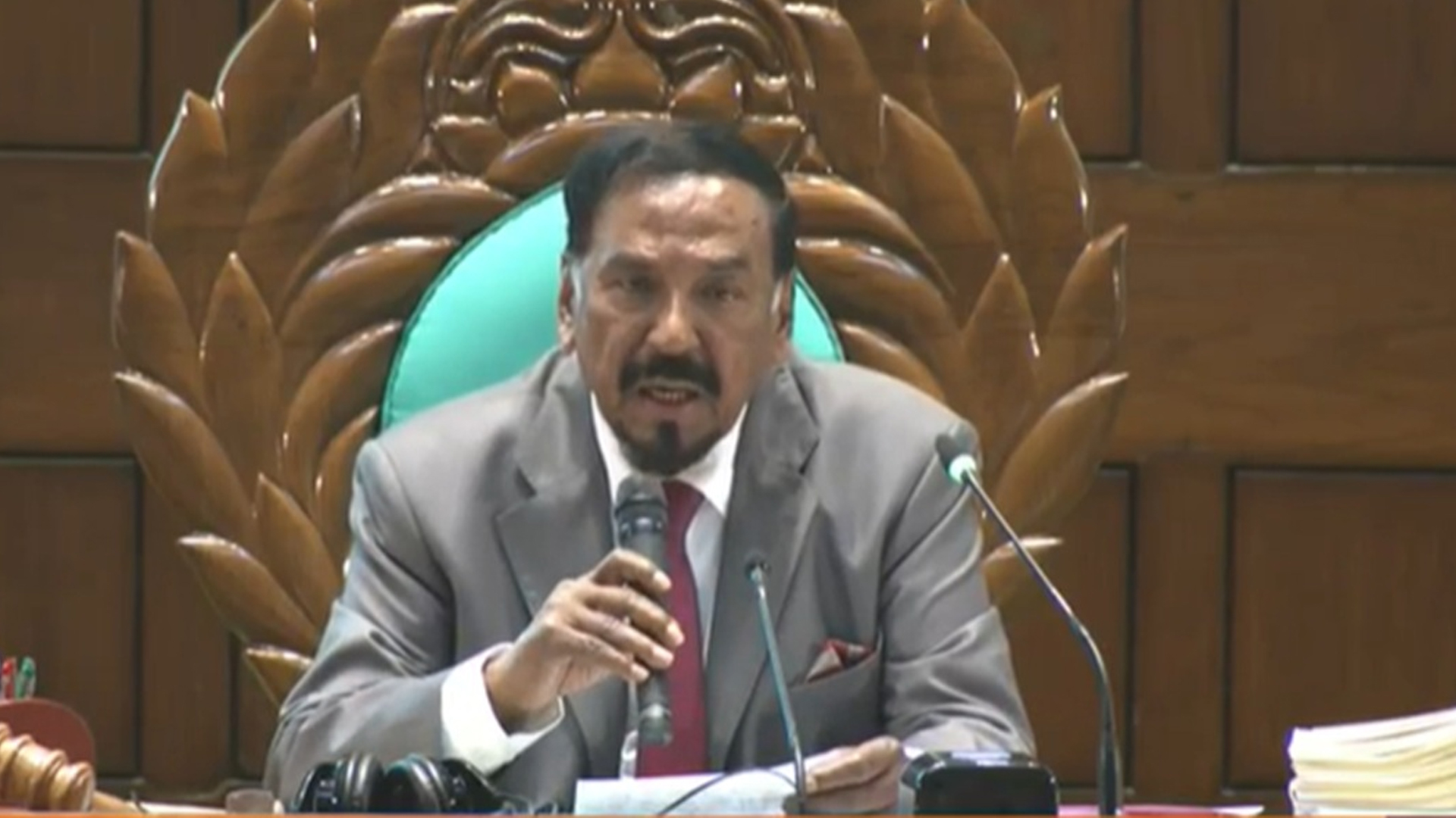 বরিশাল জিলা স্কুলের সাদা শার্টের সেই কিশোর এখন সংসদের স্পিকার