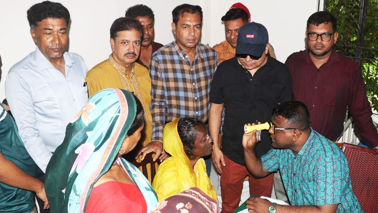 পাইকগাছায় বিনামূল্যে চিকিৎসা পেলেন ২ হাজারের বেশি চক্ষু রোগী
