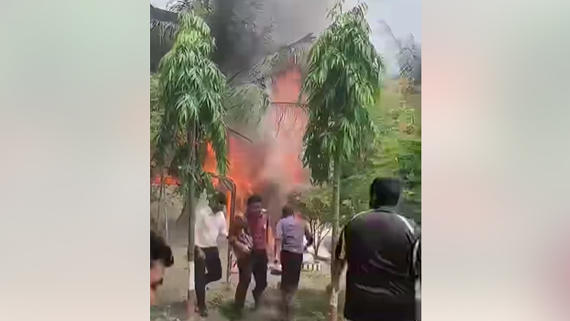 কিছুক্ষণ পরেই ছুটি হতো জুনিয়রদের, কী ঘটেছিল সে সময়?