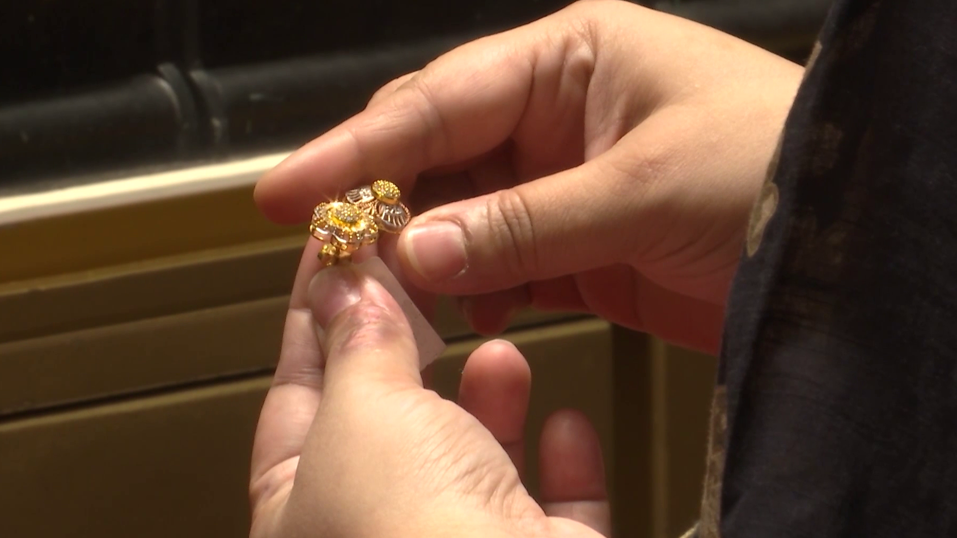 দেশের বাজারে কত দামে স্বর্ণ ও রুপা বিক্রি হচ্ছে আজ?