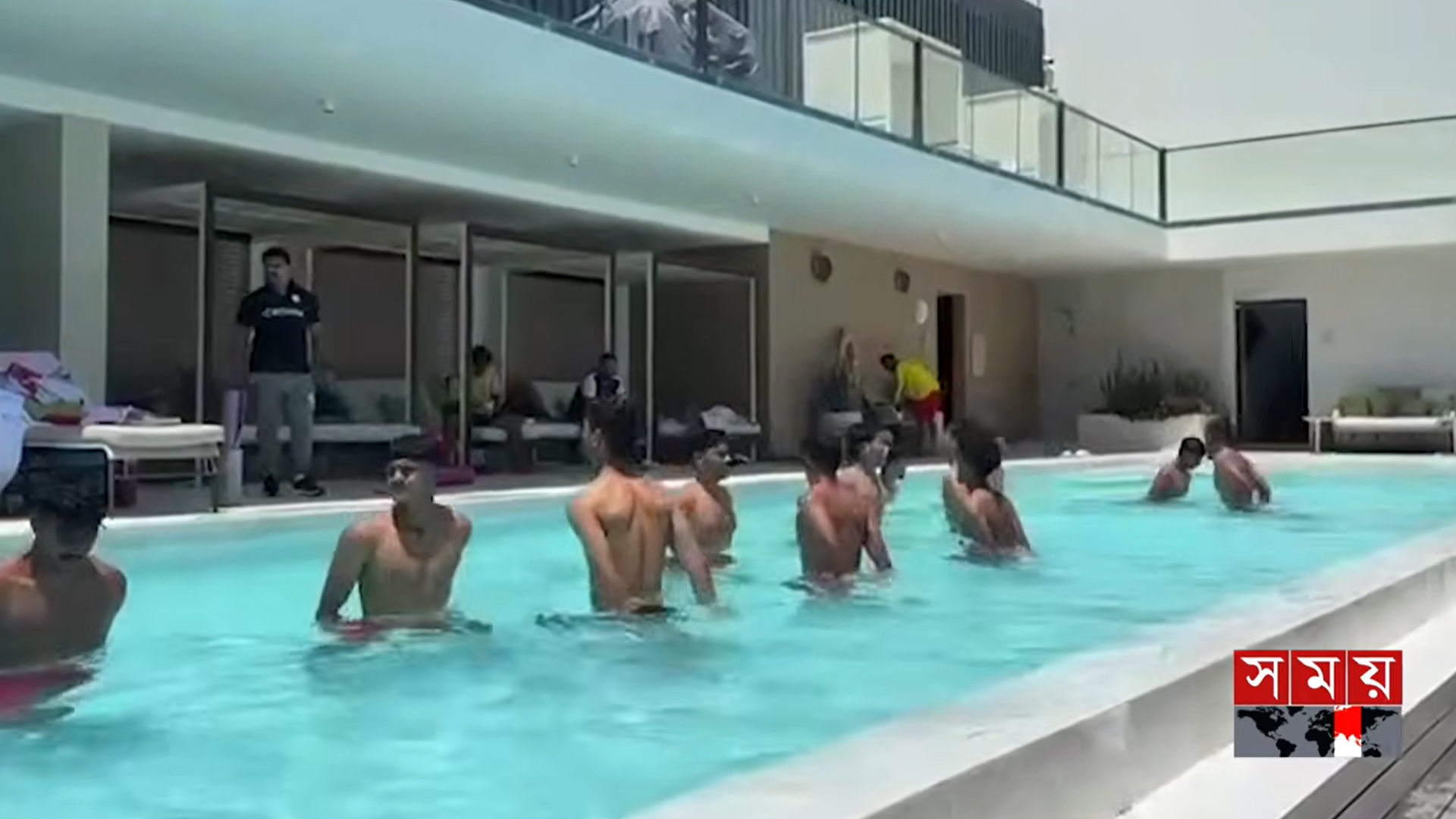 সেমির আগে রিকভারি সেশনে সময় কাটালেন বাংলাদেশের ফুটবলাররা