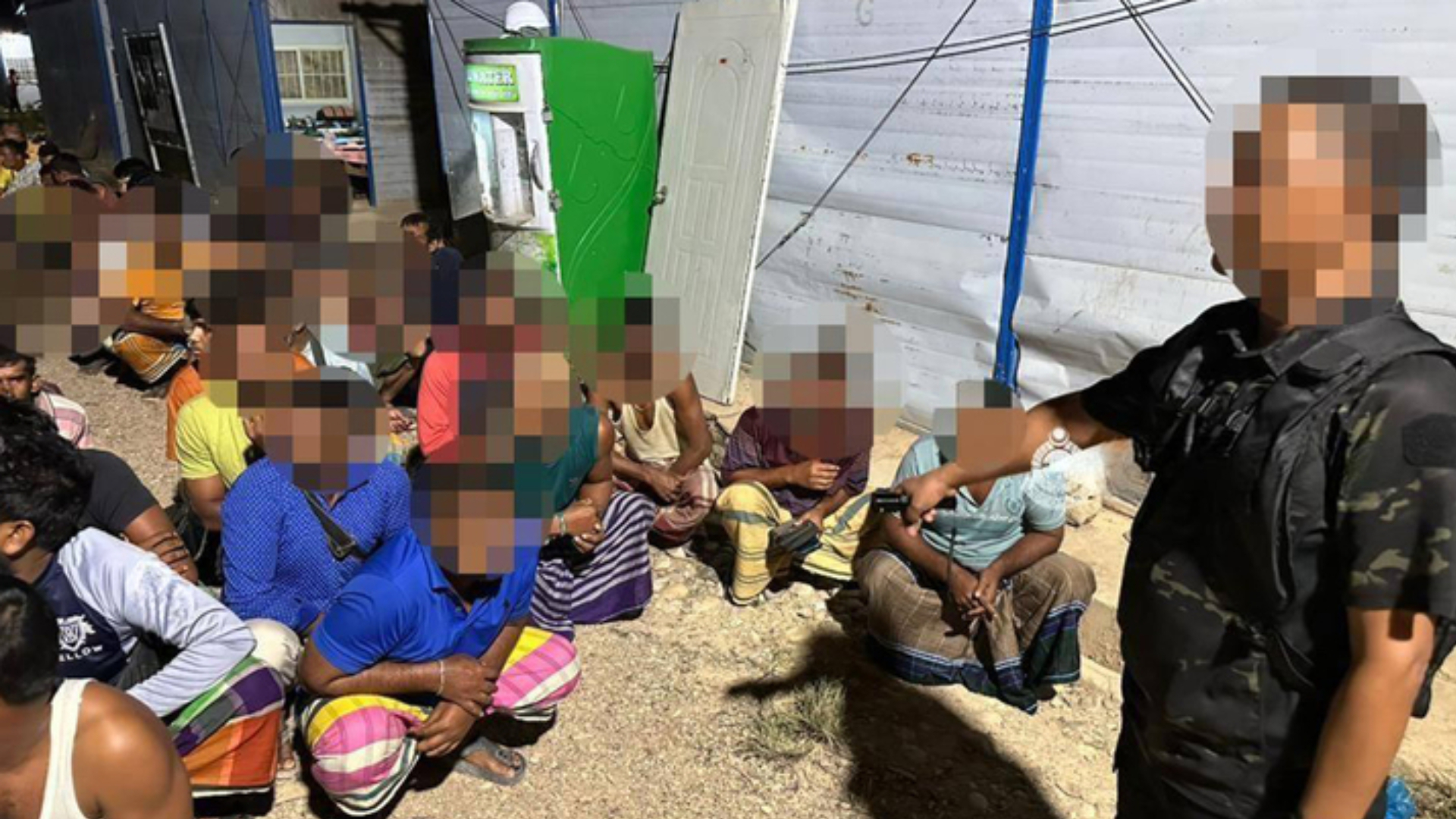 মালয়েশিয়ায় যৌথ অভিযানে বাংলাদেশিসহ ১১৪ অবৈধ অভিবাসী আটক