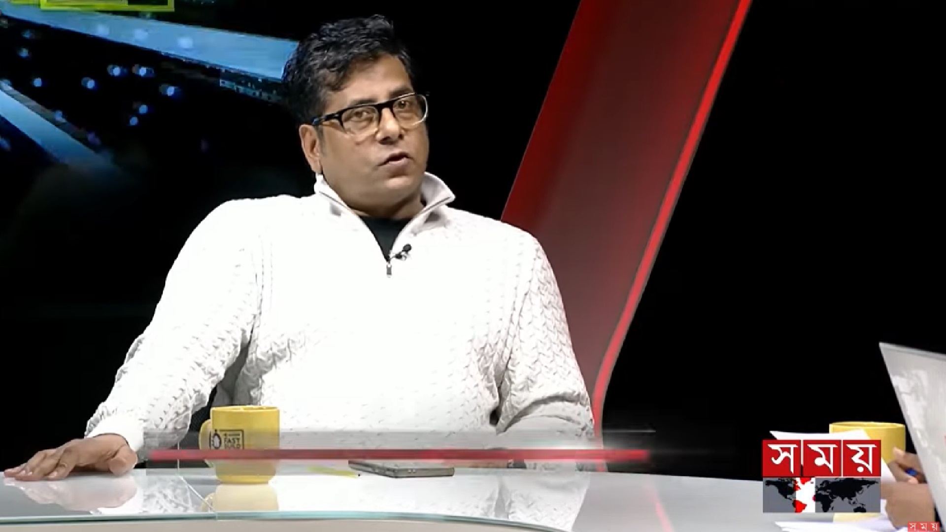 এখনও ডিবিতে আনিস আলমগীর, চলছে জিজ্ঞাসাবাদ