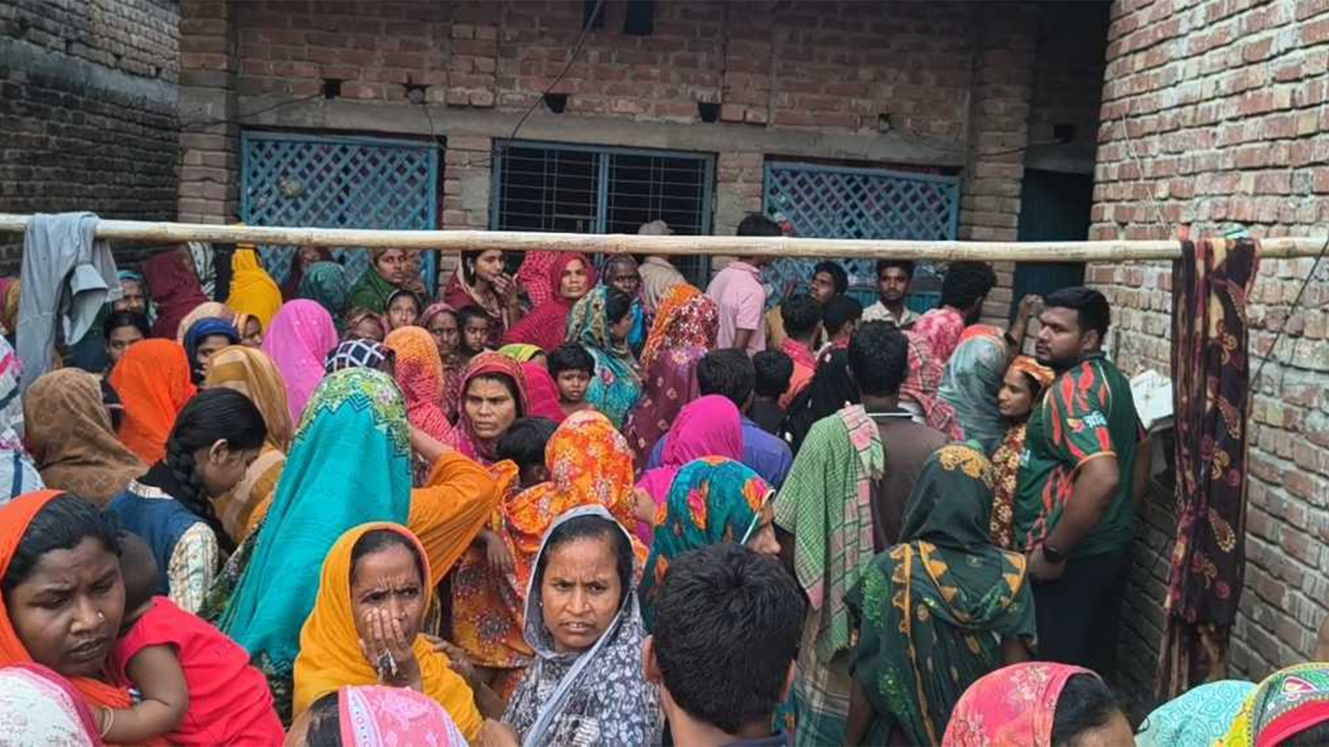 মেহেরপুরে ঘরের আড়ায় ঝুলছিল গৃহবধূর মরদেহ