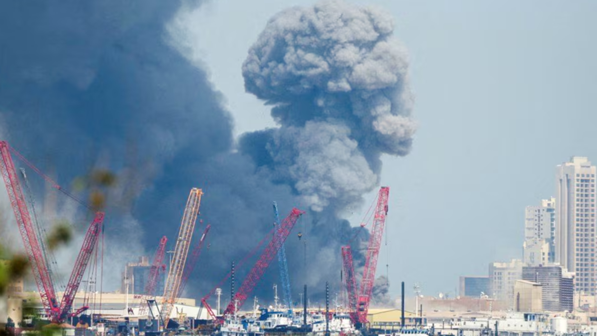 ইরান যুদ্ধে মধ্যপ্রাচ্যজুড়ে জ্বালানি অবকাঠামোর ক্ষতি ৫৮ বিলিয়ন ডলার!