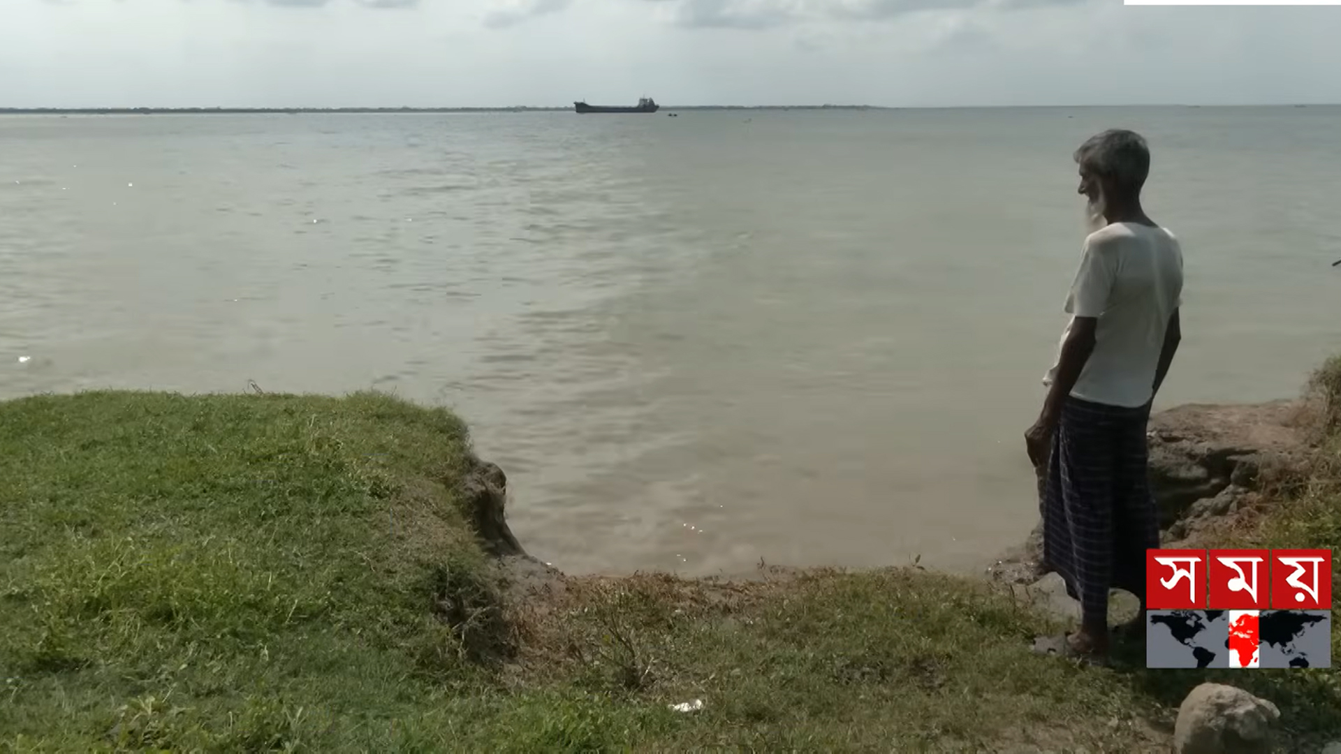মেঘনার ভাঙনে অস্তিত্ব সংকটে  মাঝের চরবাসী, প্রতিনিয়ত বিলীন হচ্ছে ঘরবাড়ি, ফসলি জমি ও গুরুত্বপূর্ণ স্থাপনা