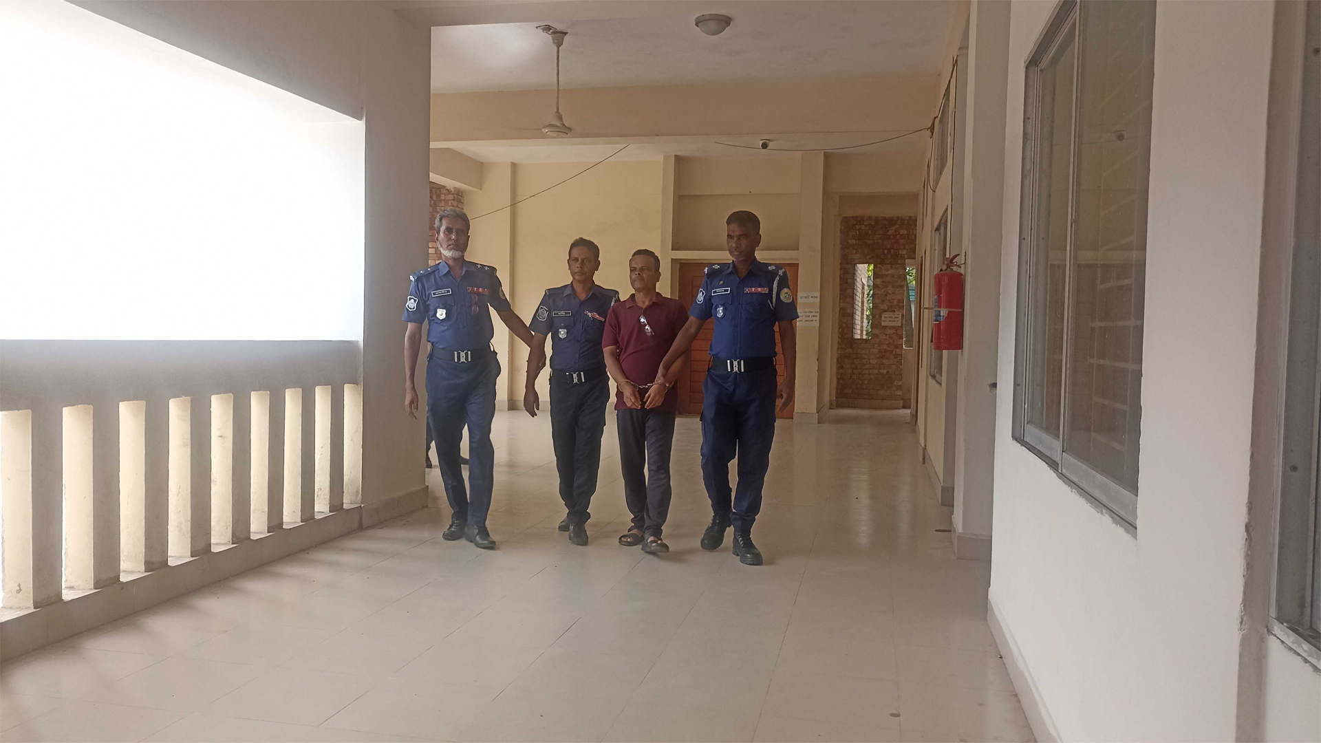 বরিশালে গৃহবধূকে হত্যা মামলায় স্বামীর ফাঁসি