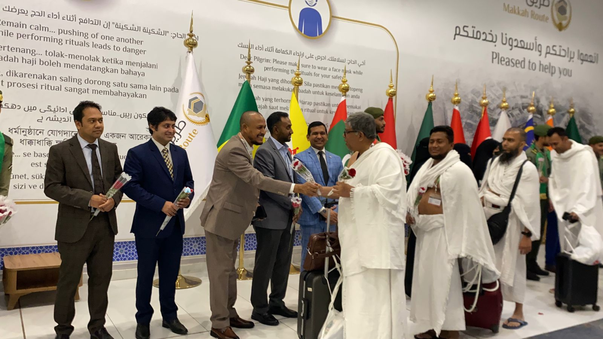 বাংলাদেশের প্রথম হজ ফ্লাইট সৌদি আরব পৌঁছেছে