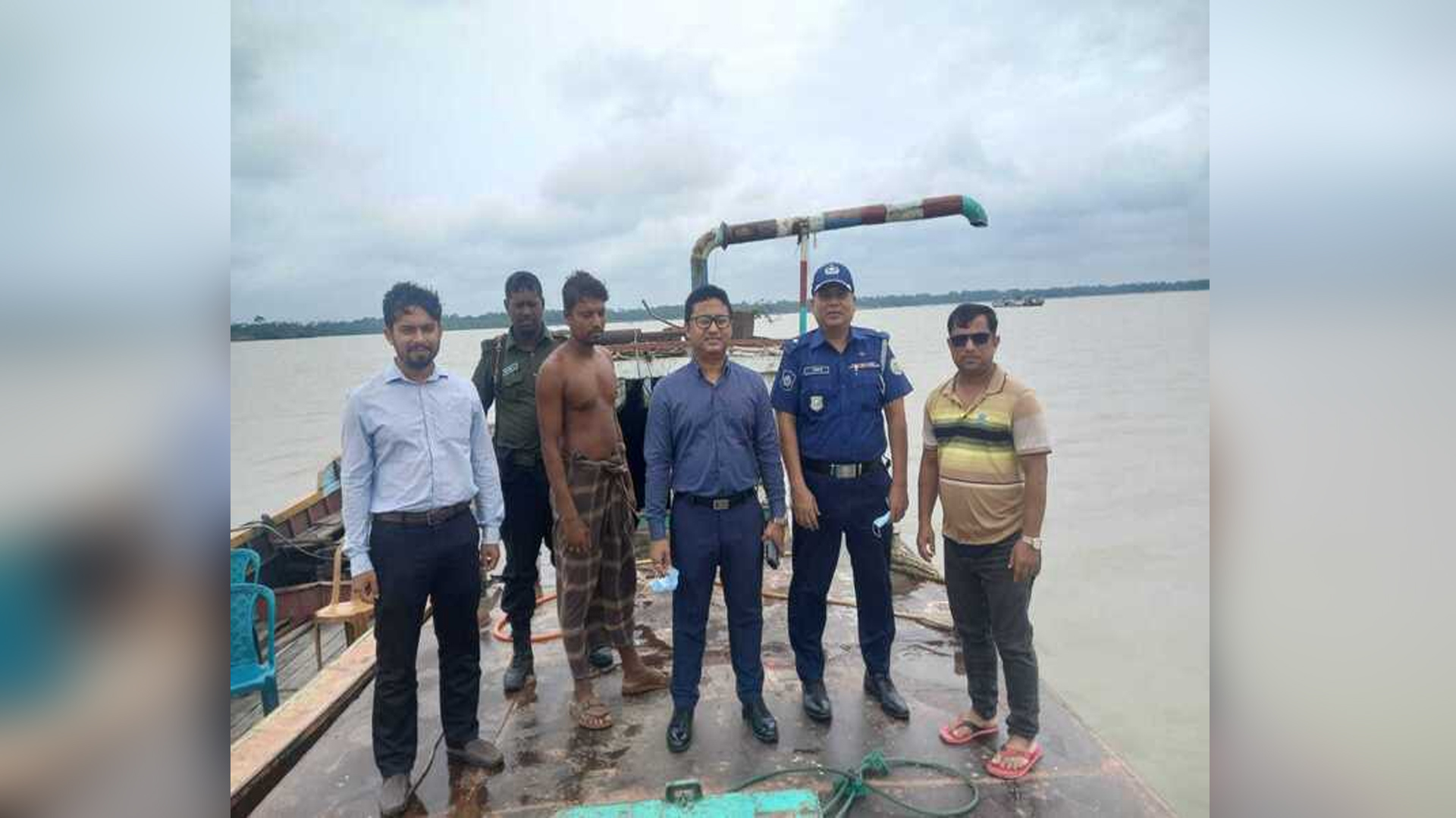 পিরোজপুরে অবৈধভাবে বালু উত্তোলন, ৭ জনকে ৩ লাখ টাকা জরিমানা