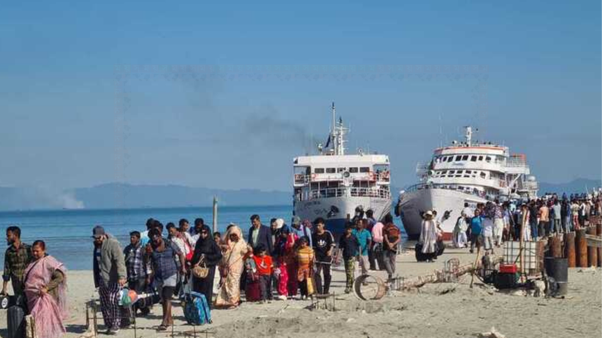 সেন্টমার্টিনের জাহাজের আগাম ১ মাসের টিকিট বিক্রি শেষ, কালোবাজারির অভিযোগ