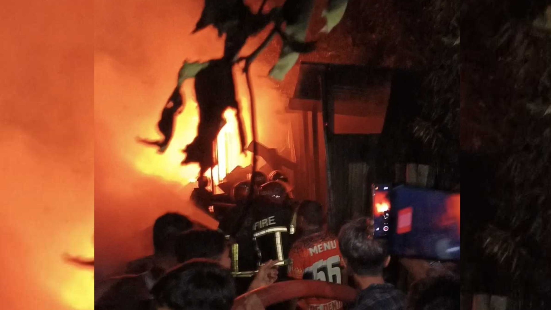 কিশোরগঞ্জে তুলার গুদামে আগুন