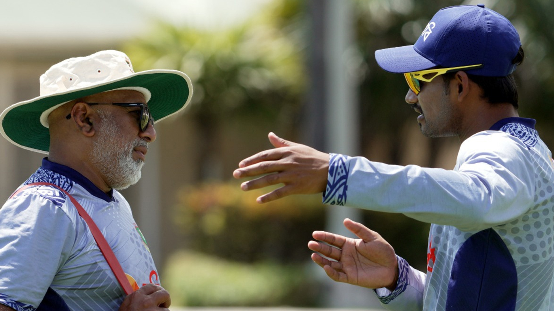 অধীনায়ক শান্ত ও কোচ হাথুরুসিংহে মিলেই টসের সিদ্ধান্ত গ্রহণ করেন। ছবি: বিসিবি