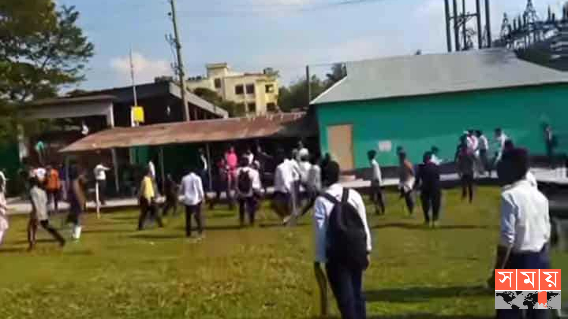 এক ছাত্রীর ‘মন’ নিয়ে মারামারি! তালা ঝুলল জিকেপি কলেজে!