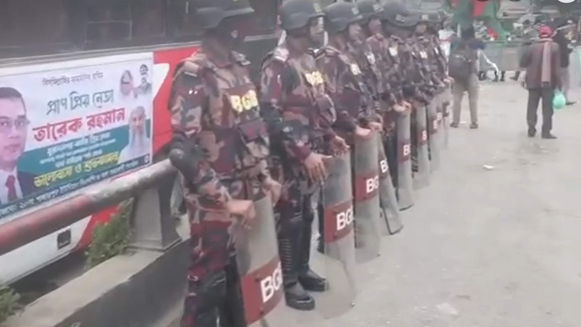 তারেক রহমানের প্রত্যাবর্তন: রাজধানীর বিভিন্ন স্থানে বিজিবি মোতায়েন
