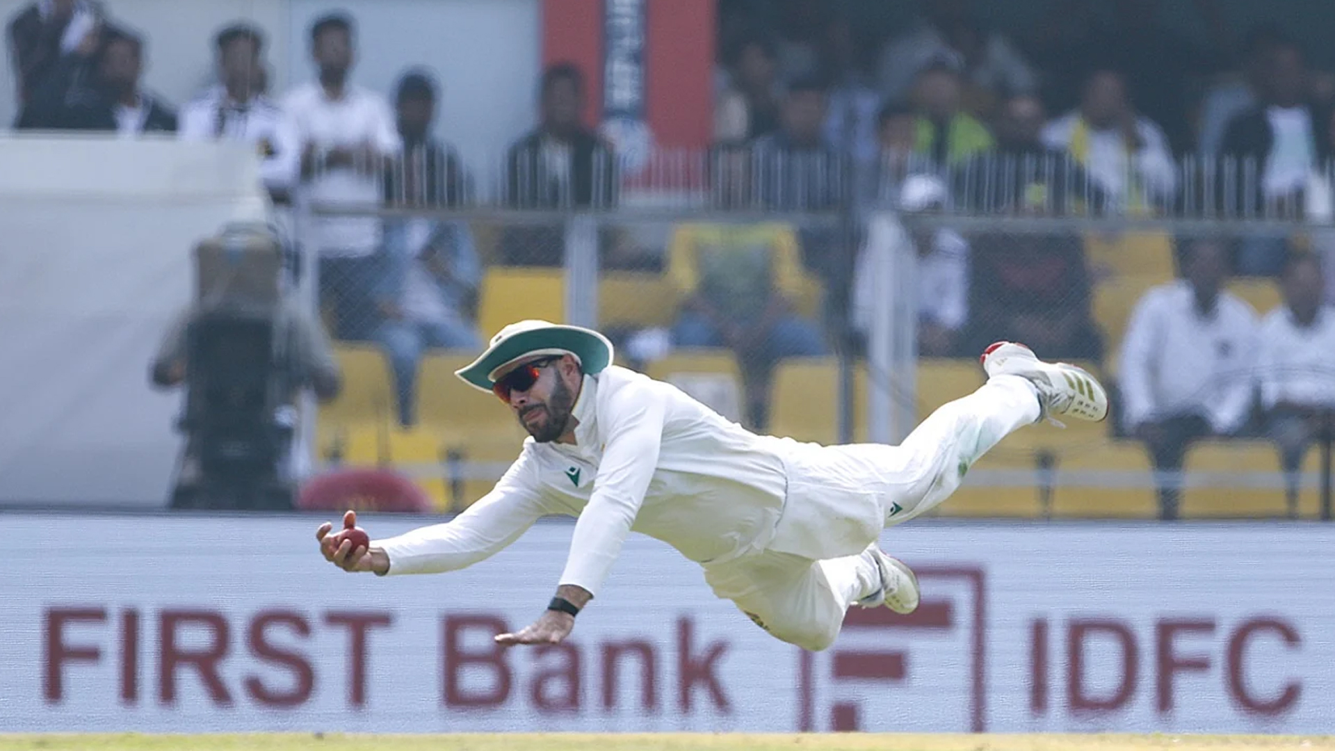 এক ম্যাচে সর্বোচ্চ ক্যাচ ধরার বিশ্ব রেকর্ড মার্করামের