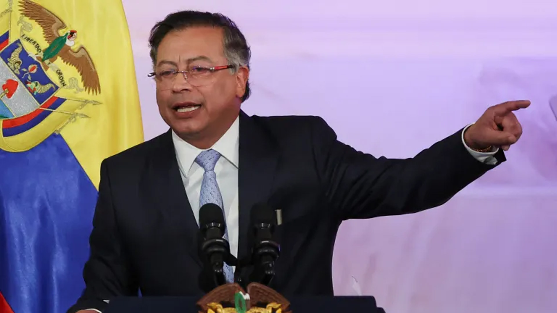 ‘আসো আমাকে ধরে নিয়ে যাও’, এবার ট্রাম্পকে চ্যালেঞ্জ কলম্বিয়ার প্রেসিডেন্টের