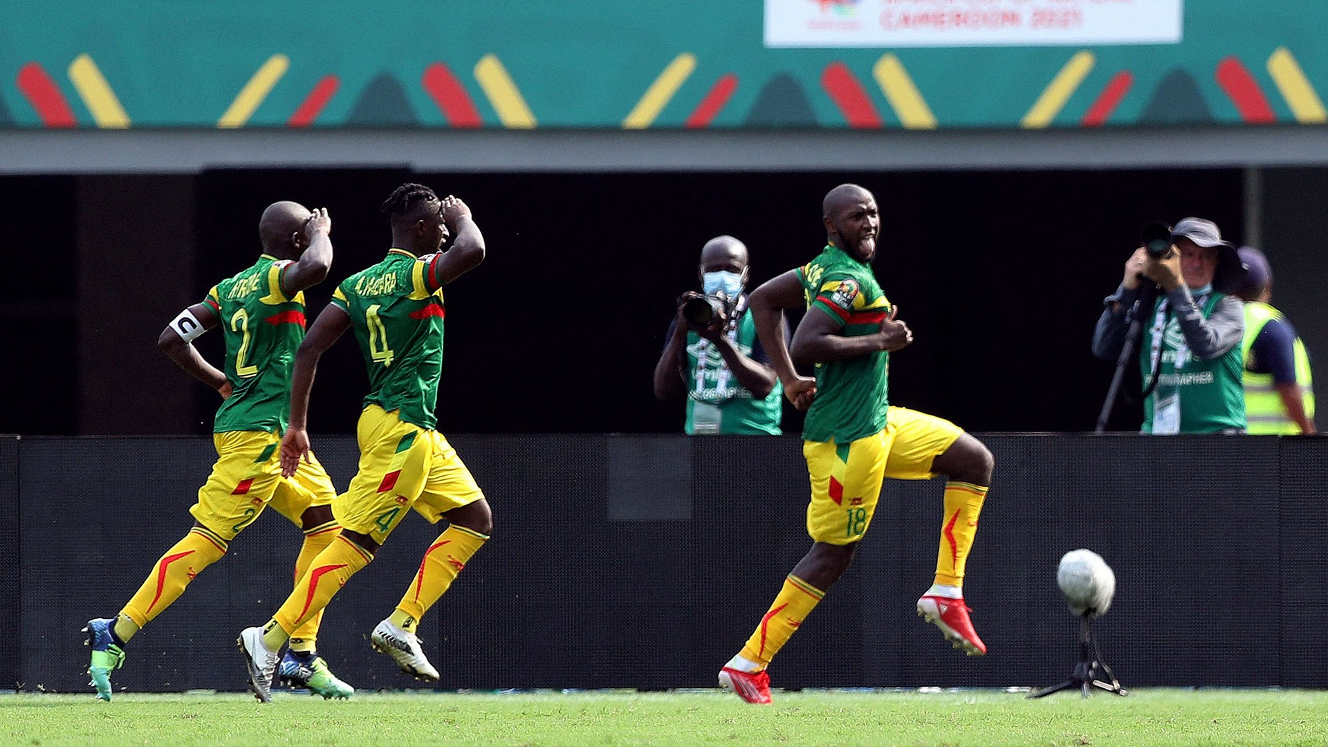 অবিশ্বাস্য নাটকীয়তায় শেষ আটের টিকিট কাটলো মালি