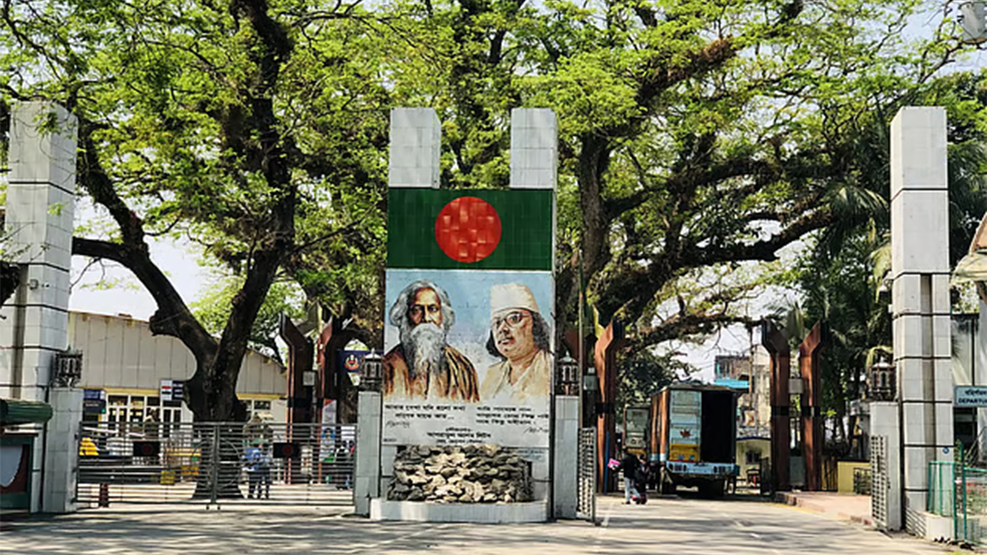 ভারতীয় ইমিগ্রেশনে পাসপোর্টধারীদের গুণতে হবে বাড়তি ভ্রমণ কর