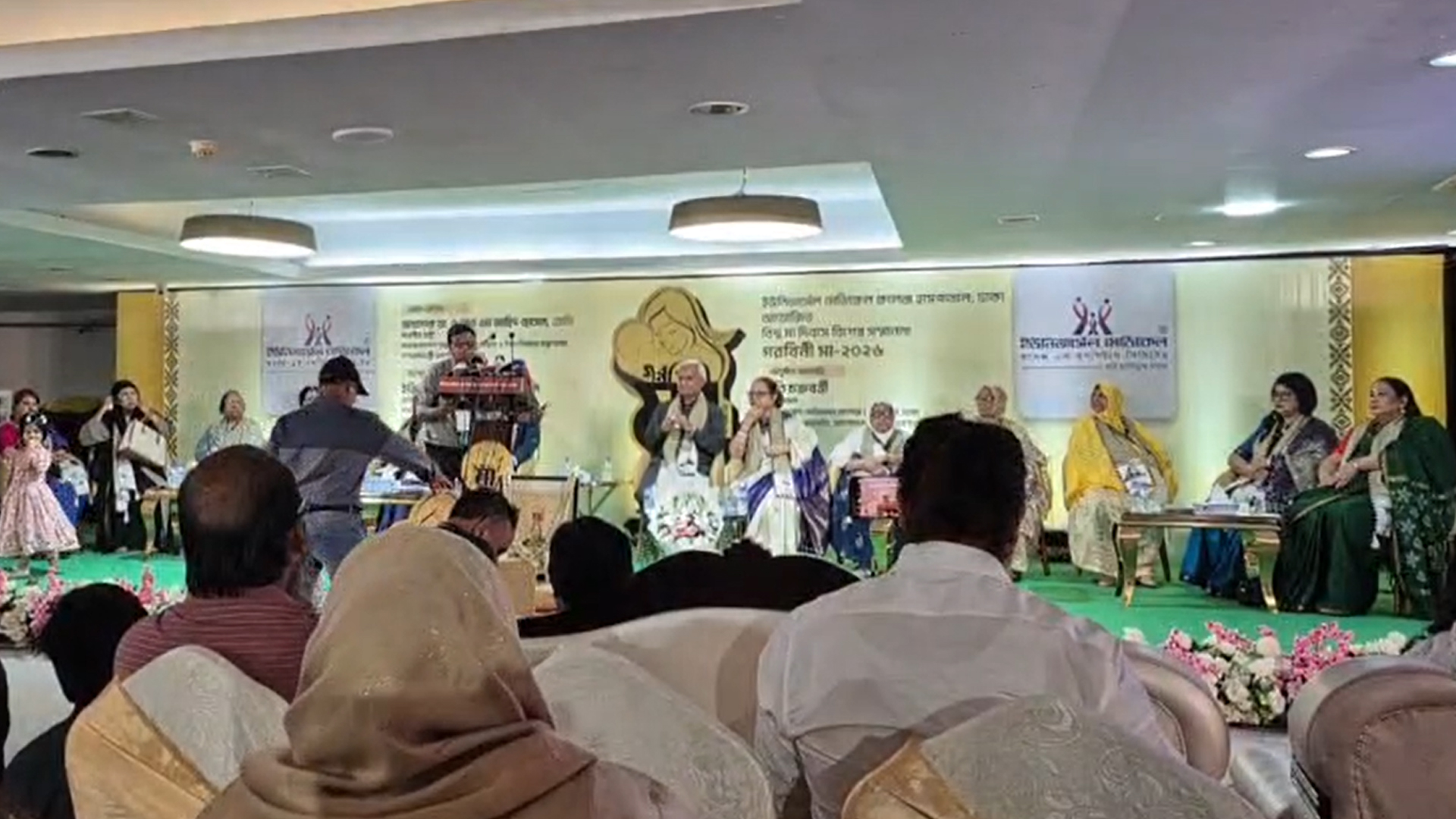 গরবিনী ১১ মা পেলেন সম্মাননা