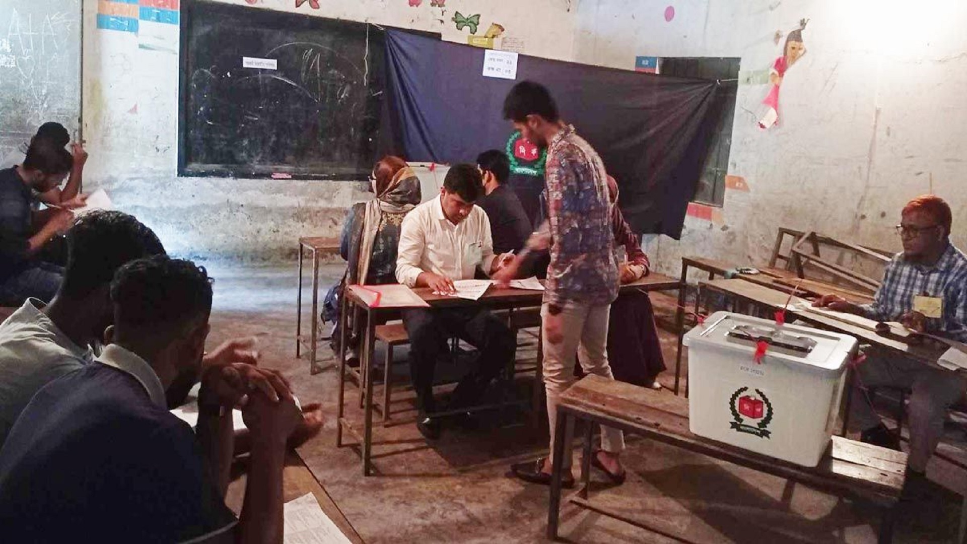 ভোটগ্রহণ ও গণনায় কত সময়, ফল প্রকাশের বিলম্বে বিশৃঙ্খলার শঙ্কা!