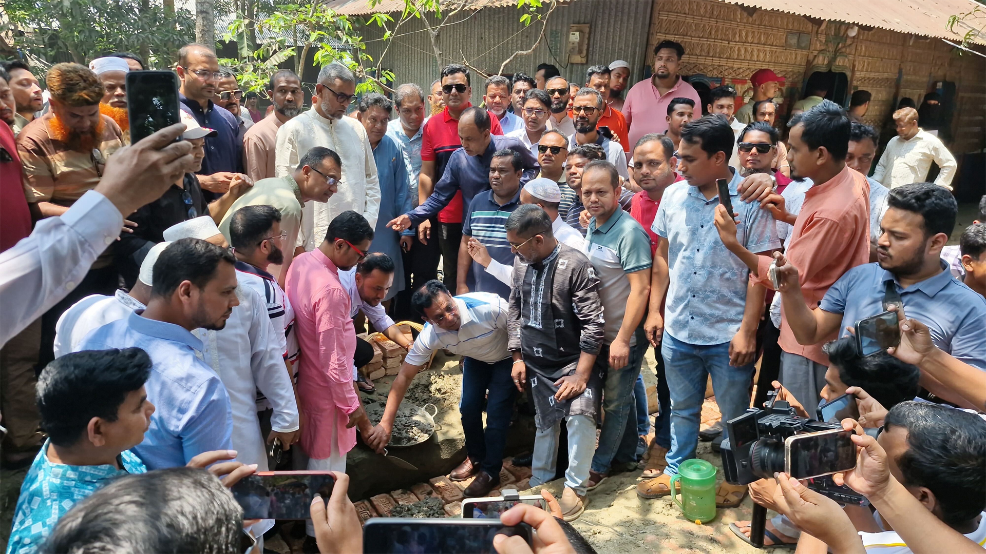 ফেনীর যুবদল নেতা শহীদ হারুনের পরিবারকে ঘর উপহার দিলেন প্রধানমন্ত্রী