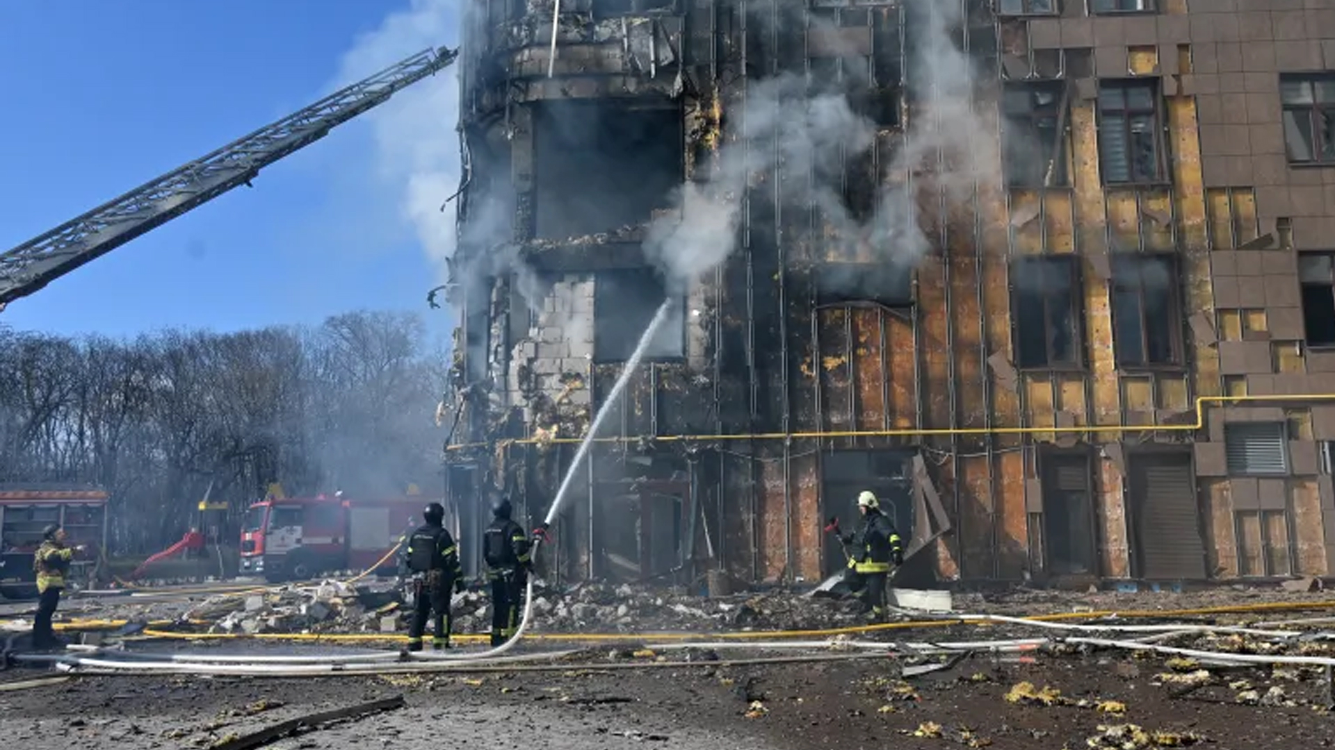 ইউক্রেনের খারকিভে রাশিয়ার হামলায় নিহত ৬