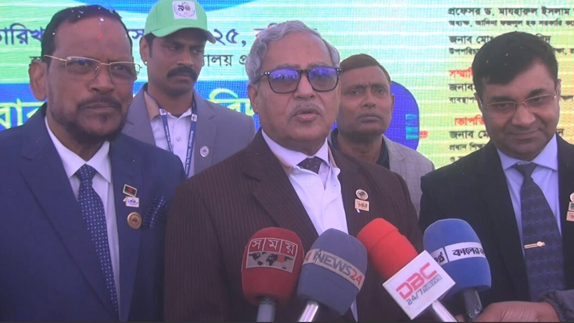 দুর্নীতিগ্রস্ত লোক পার্লামেন্টে পাঠিয়ে ভালো সরকার কেন আশা করেন, প্রশ্ন দুদক কমিশনারের