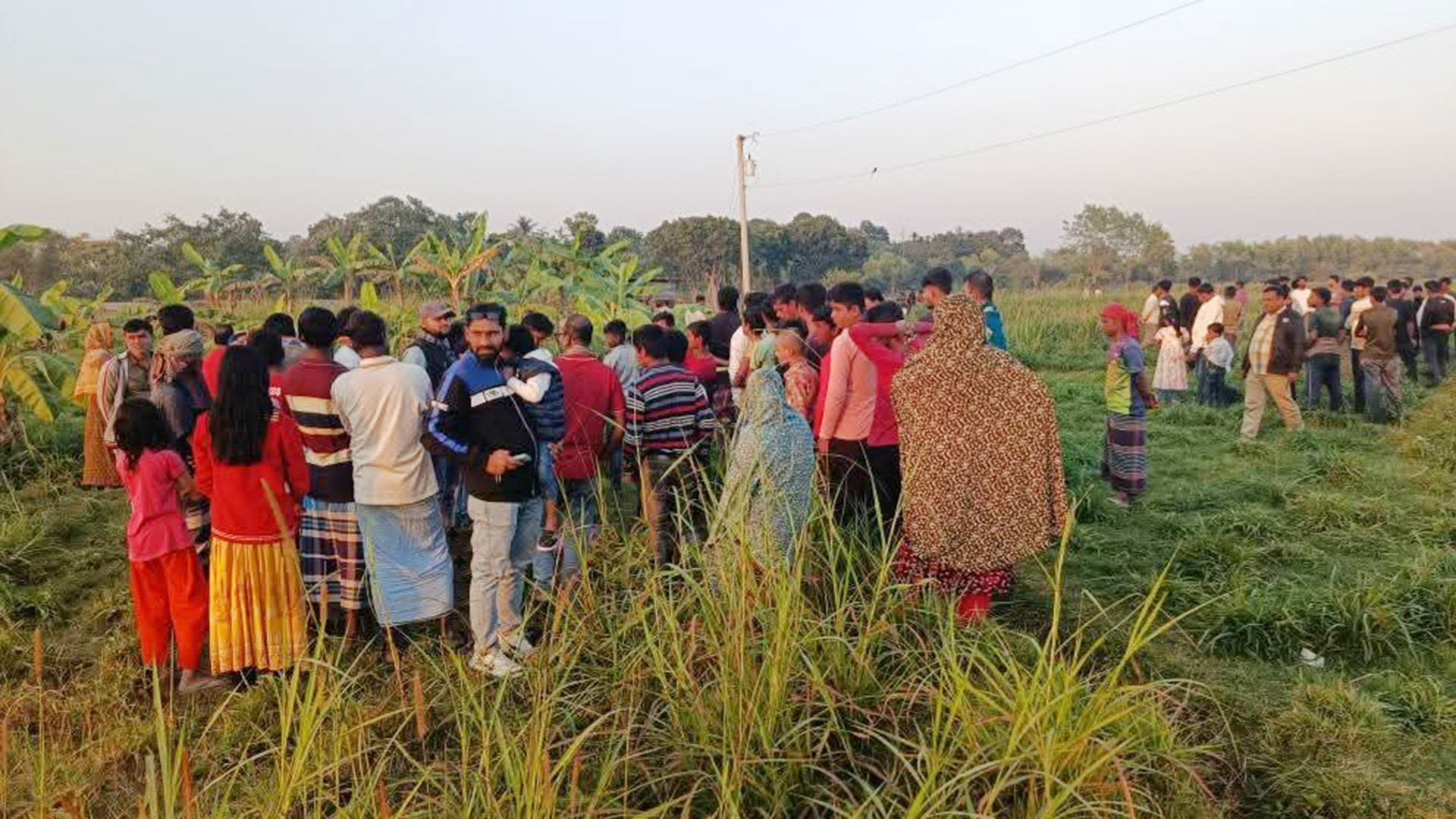 পেঁয়াজ ক্ষেতে পড়ে ছিল যুবকের ক্ষতবিক্ষত মরদেহ