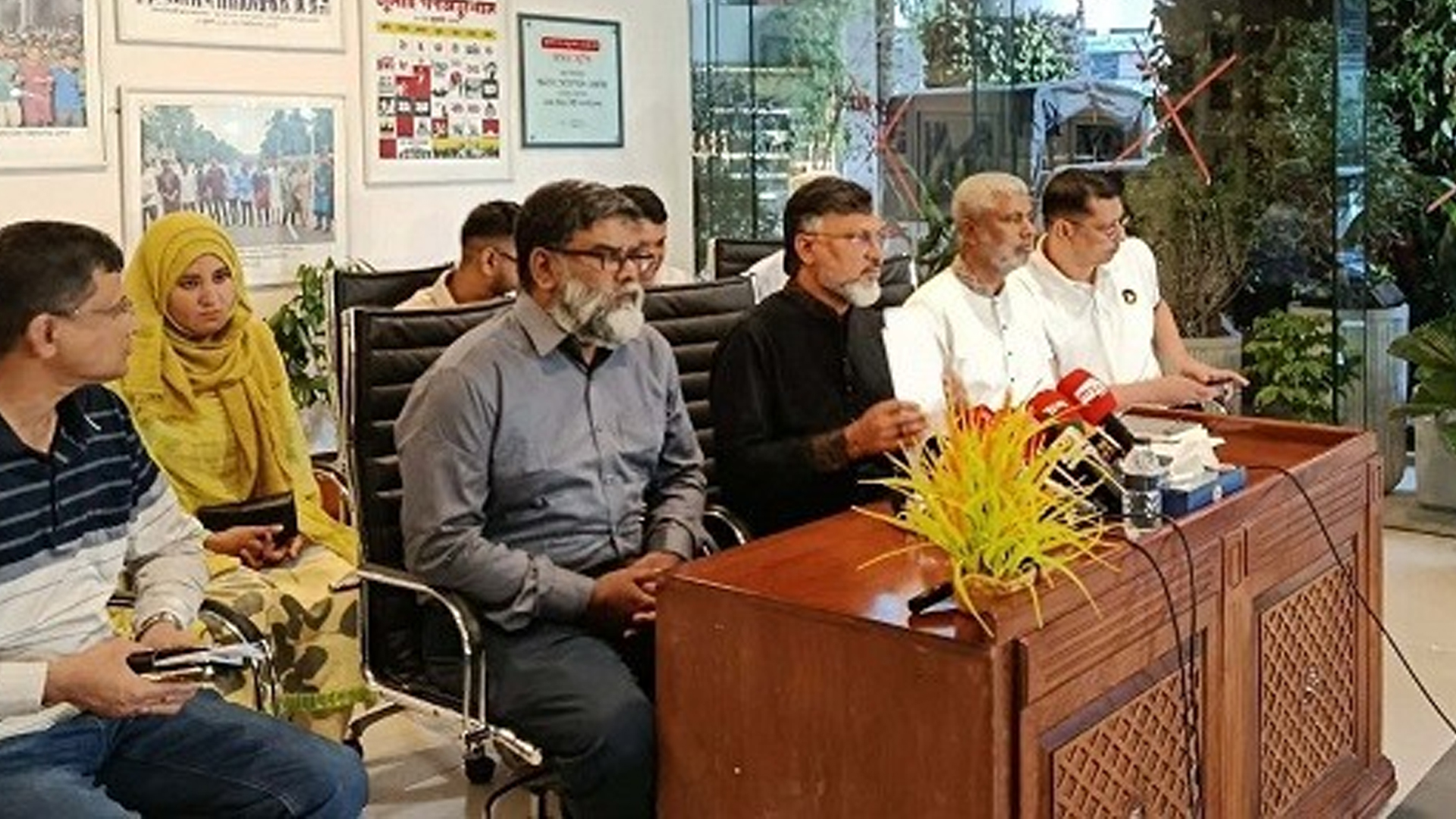 মেট্রোরেল নিয়ে বিভ্রান্তি ছড়ানো হচ্ছে, নিজে উপস্থিত থেকে হাট ক্লিন করিয়েছি