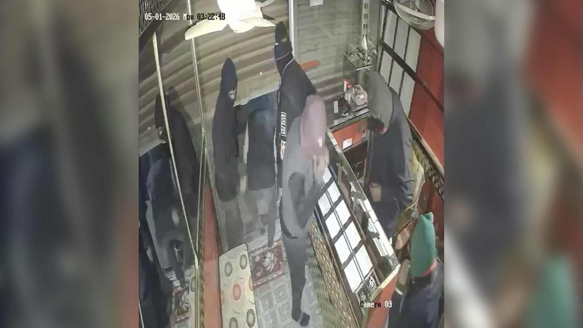 মোহাম্মদপুরে স্বর্ণের দোকানে দুর্ধর্ষ চুরি, ৫৫০ ভরি স্বর্ণ-রুপা লুট