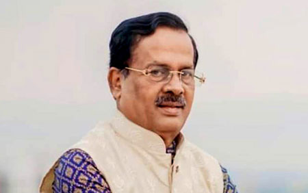 মন্ত্রিপরিষদে জায়গা পাচ্ছেন নানক