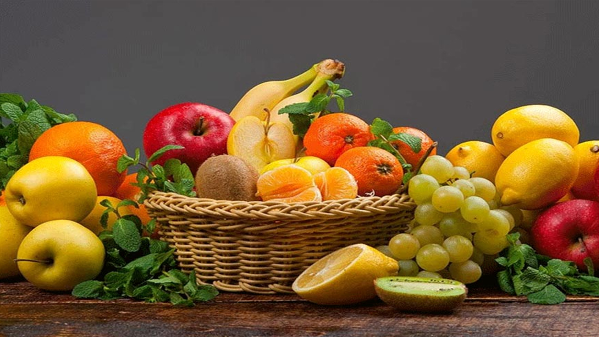 রাতে টক ফল খেলে কী ঘটে শরীরে?