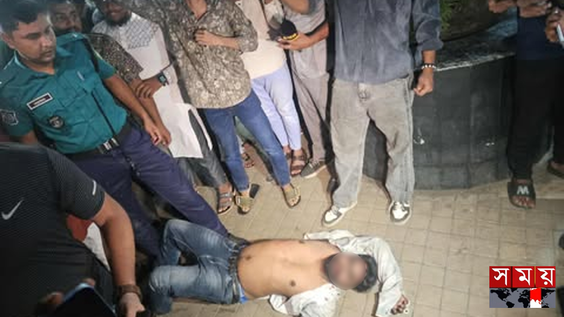 এনসিপির কার্যালয়ের সামনে ককটেল বিস্ফোরণ, একজনকে গণপিটুনি